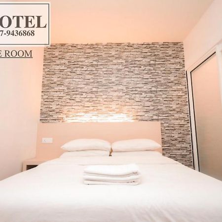 H Hotel Segamat Bagian luar foto