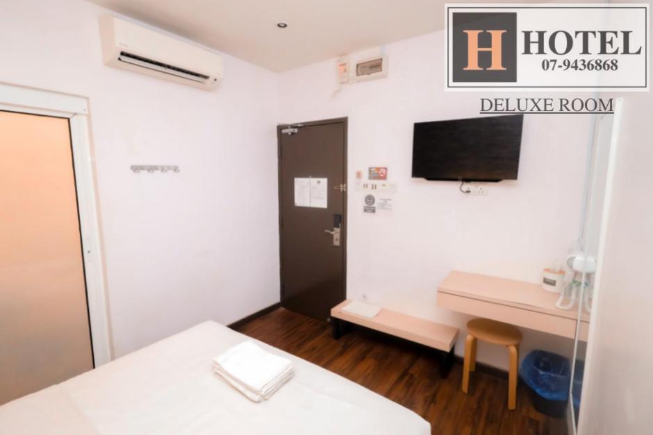H Hotel Segamat Bagian luar foto