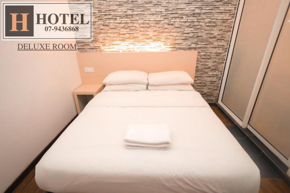 H Hotel Segamat Bagian luar foto