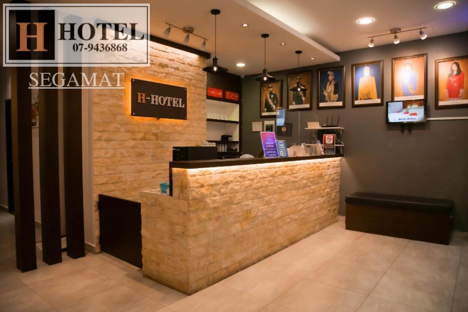 H Hotel Segamat Bagian luar foto