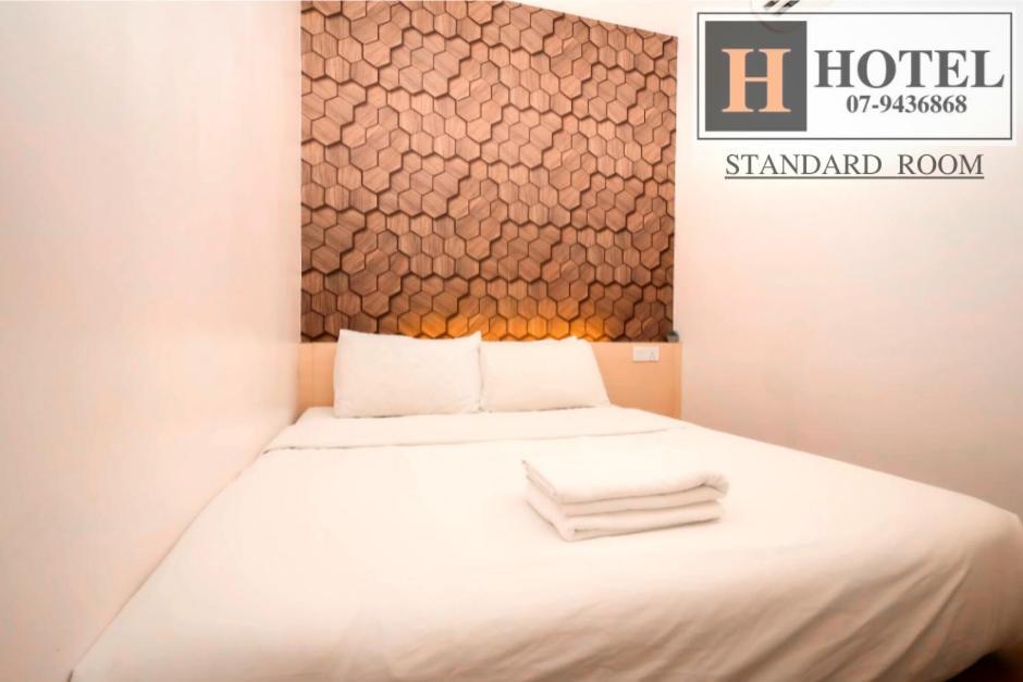 H Hotel Segamat Bagian luar foto