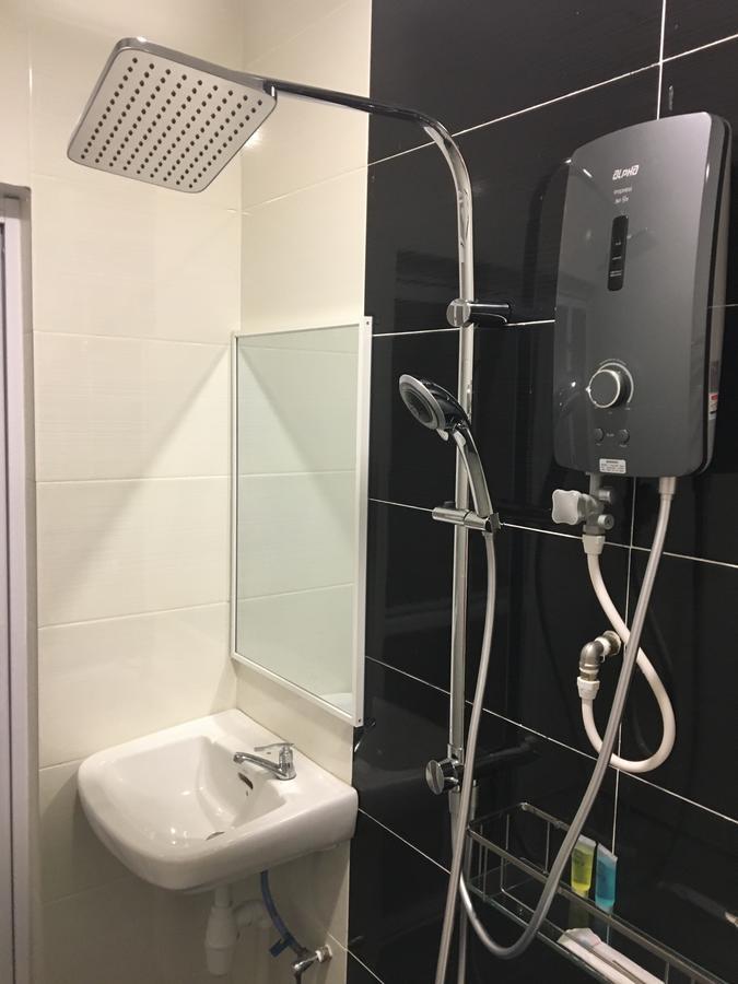 H Hotel Segamat Bagian luar foto