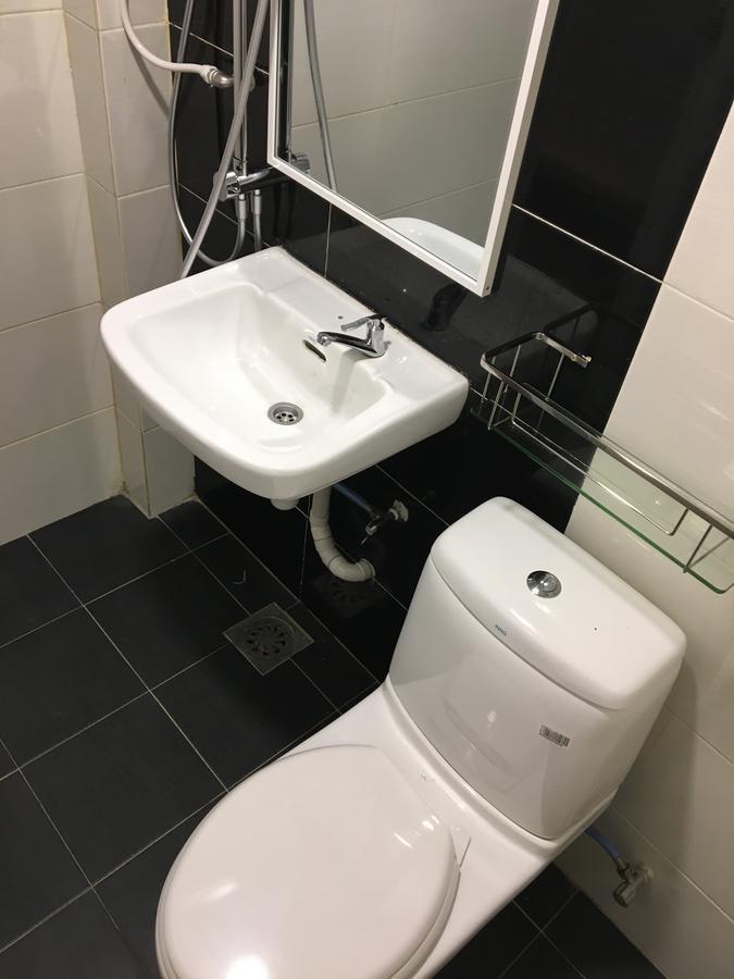 H Hotel Segamat Bagian luar foto